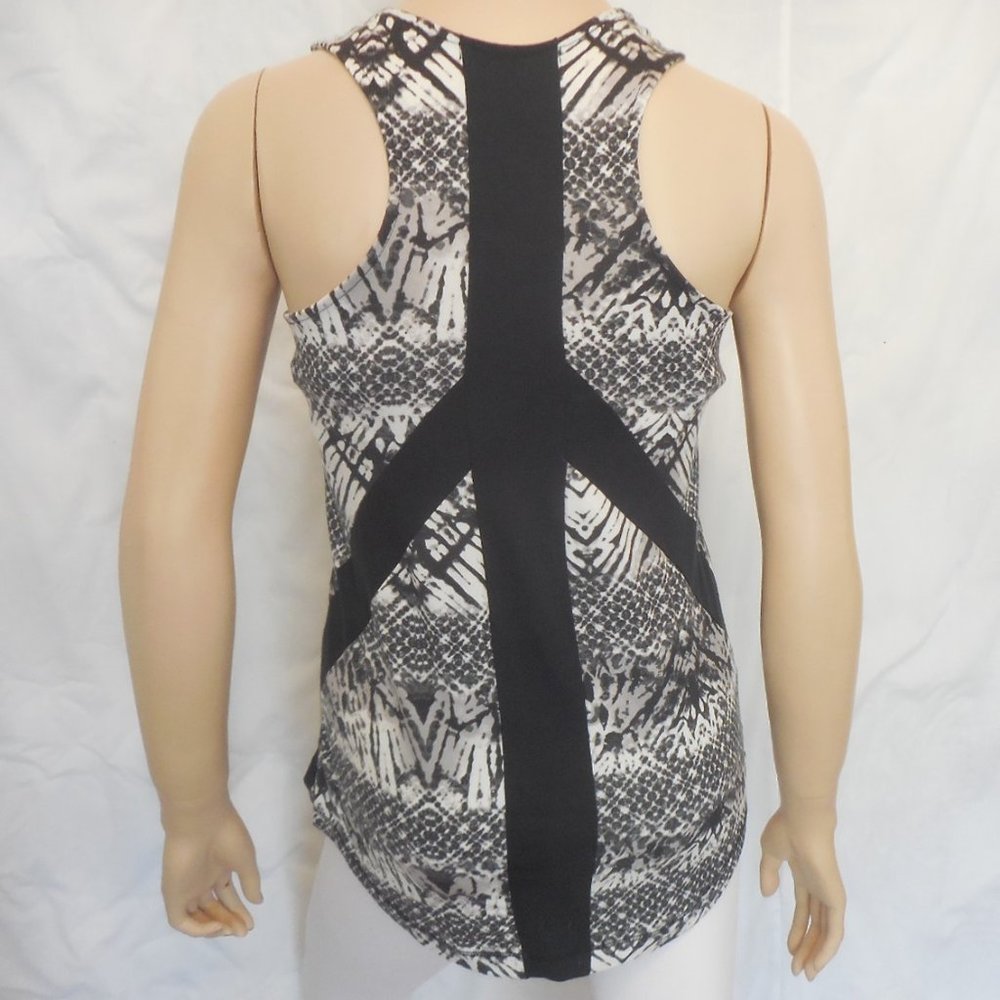 Buckle Threads 4 Thought Tank Top Printed Size XS